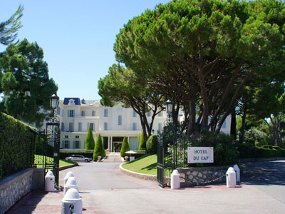 Город Лазурного берега - Кап д'Антиб (Cap d'Antibes) - исторически одно из самых престижных и дорогих мест Франции